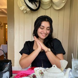 Meet your Posher, Dafne
